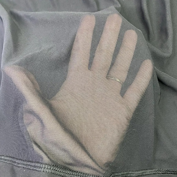 Lululemon Drop It Like It's Hot Tank Mesh Back Luxtreme Women's Size 2 W1L04S - Picture 3 of 5